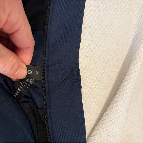 Lululemon Athletica Men's Commission Pants - Picture 2 of 3